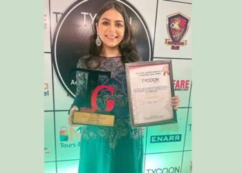 Farah Titina an Actor was honoured with the "Emerging Ad Queen of the Year" Award in the Tycoon Global Achievers Awards