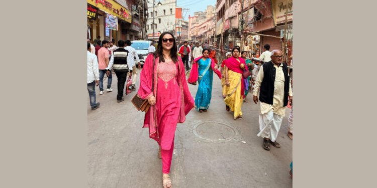 Prachika Tehlan Seeks Blessings at Kashi Vishwanath Temple on Maha Shivratri Charms Fans with Her Visit to Banaras