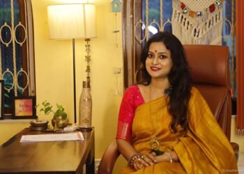 Paramita Chatterjee, Vishupriya Paramita Chatterjee, Vedic Astrology, Mindfulness Practice, Kolkata Astrologer, Female Astrologer, Women Astrologer, Indian Astrologer, Spiritual Guidance,