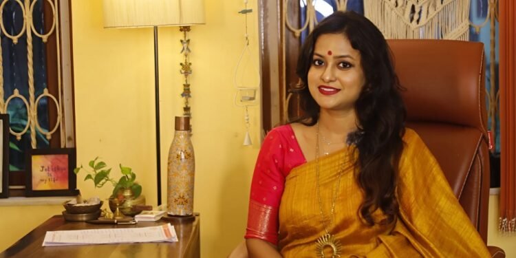 Paramita Chatterjee, Vishupriya Paramita Chatterjee, Vedic Astrology, Mindfulness Practice, Kolkata Astrologer, Female Astrologer, Women Astrologer, Indian Astrologer, Spiritual Guidance,